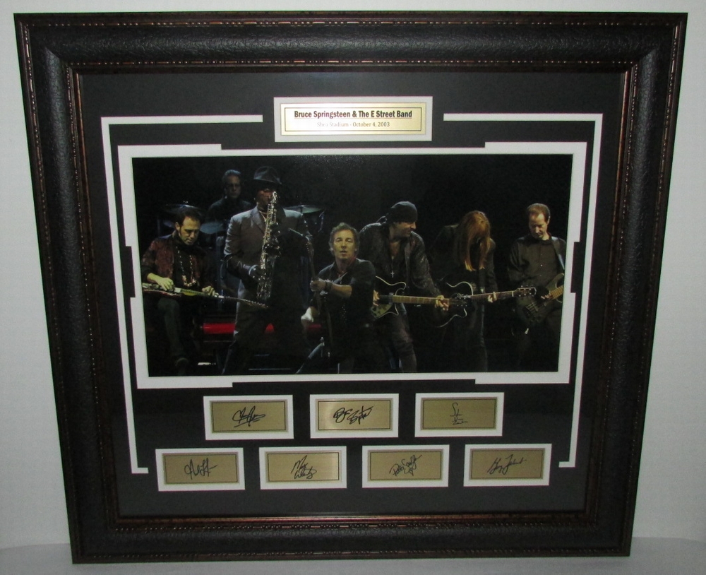 Bruce Springsteen/ E-Street Band Concert Photo w/Laser Engraved Replica Autographs 