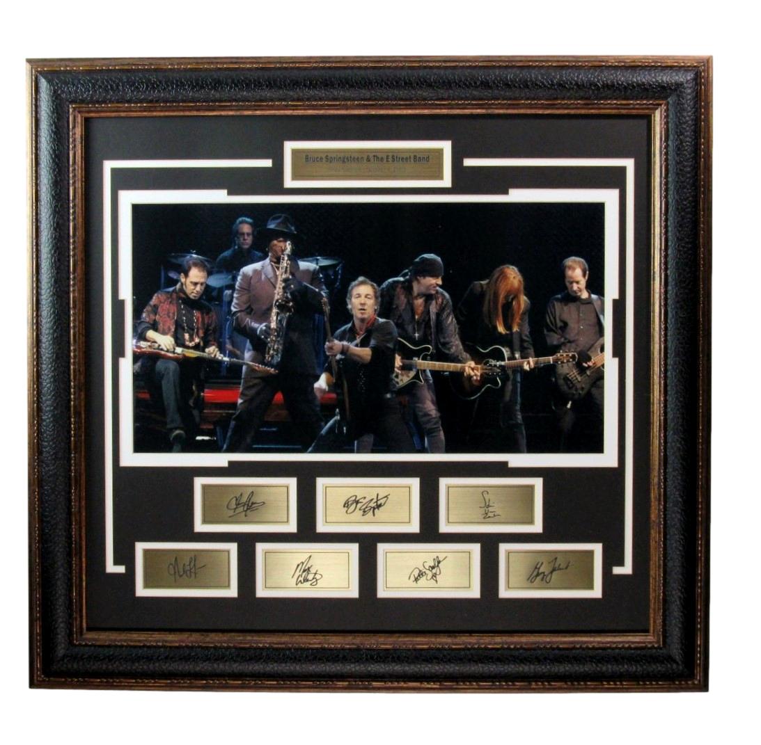 Concert Photo w/Laser Engraved Replica Autographs